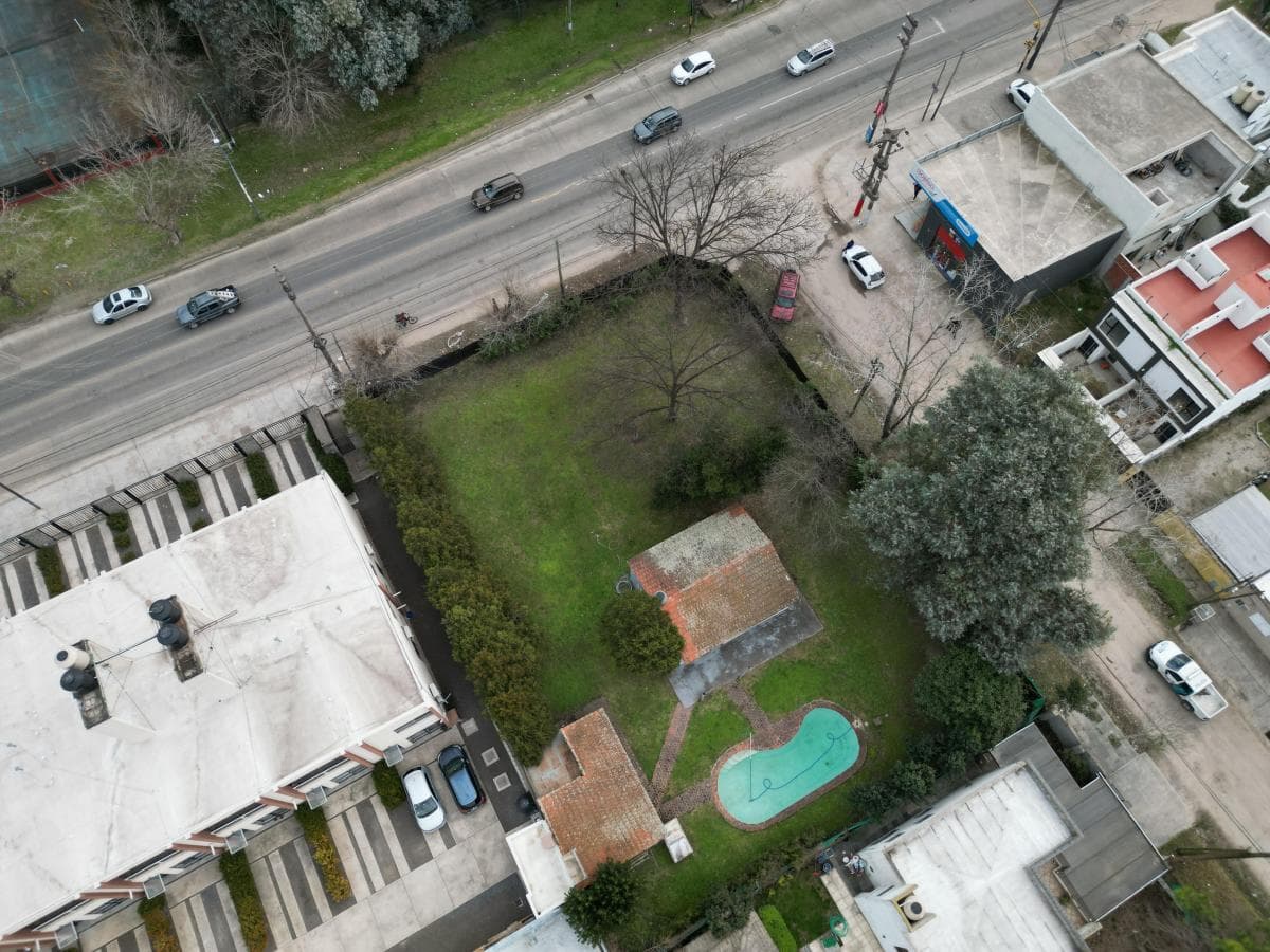 Lote en Esquina de 1.230 m² con Gran Potencial en Pilar 