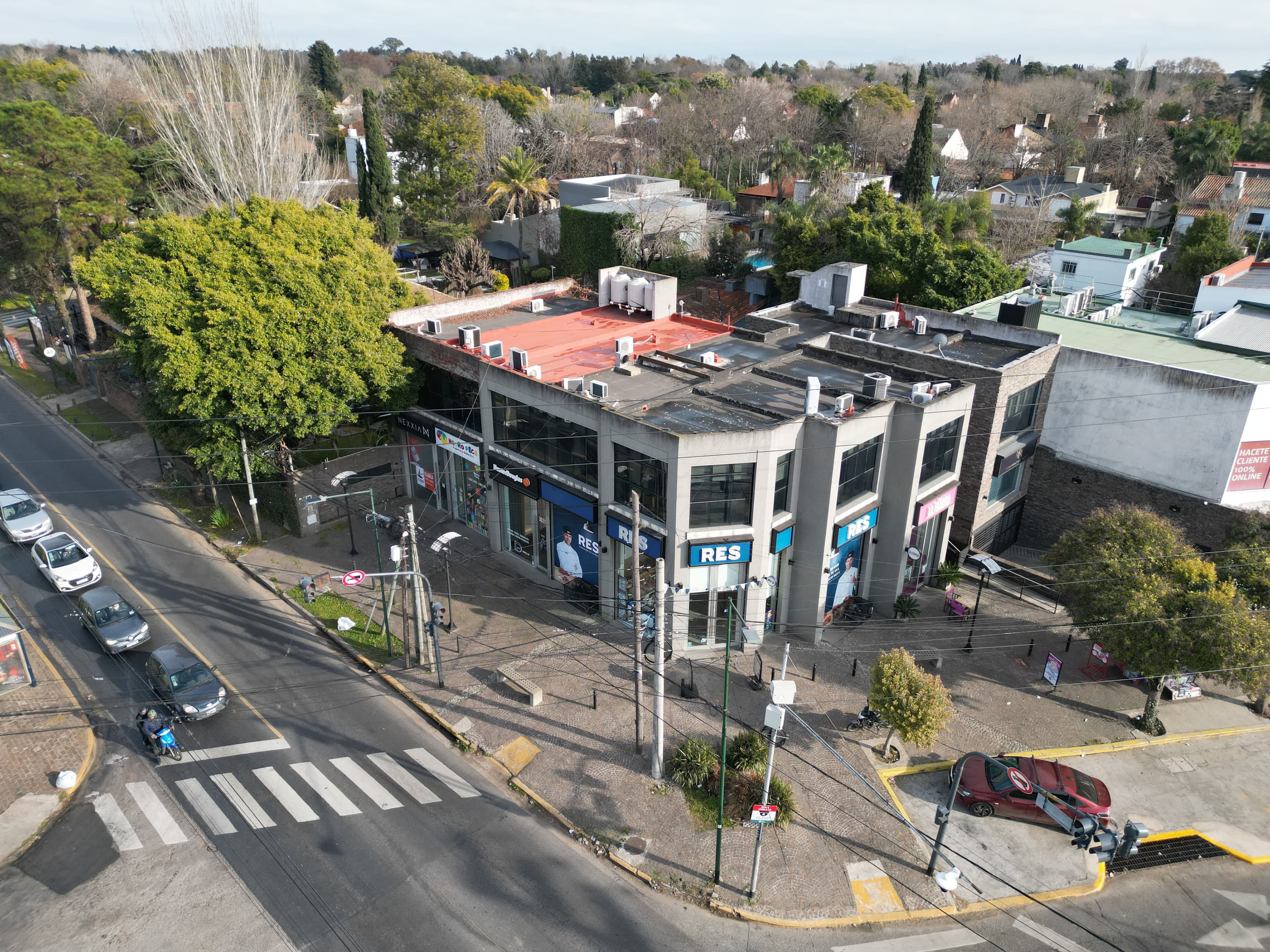 Exclusivo Piso de Oficinas de 344 m² con 7 Cocheras en Alquiler– Tomkinson y Sucre, San Isidro